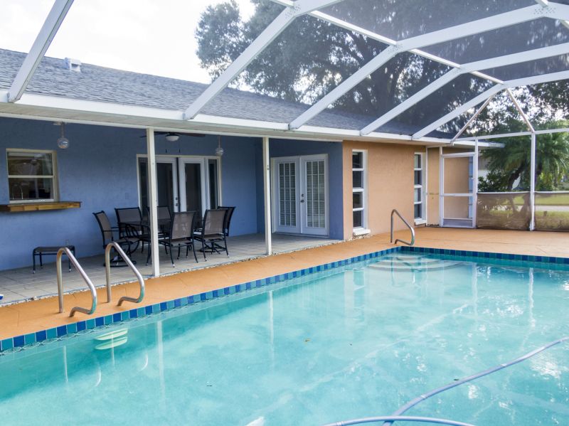 Swimming Pool Patio Service